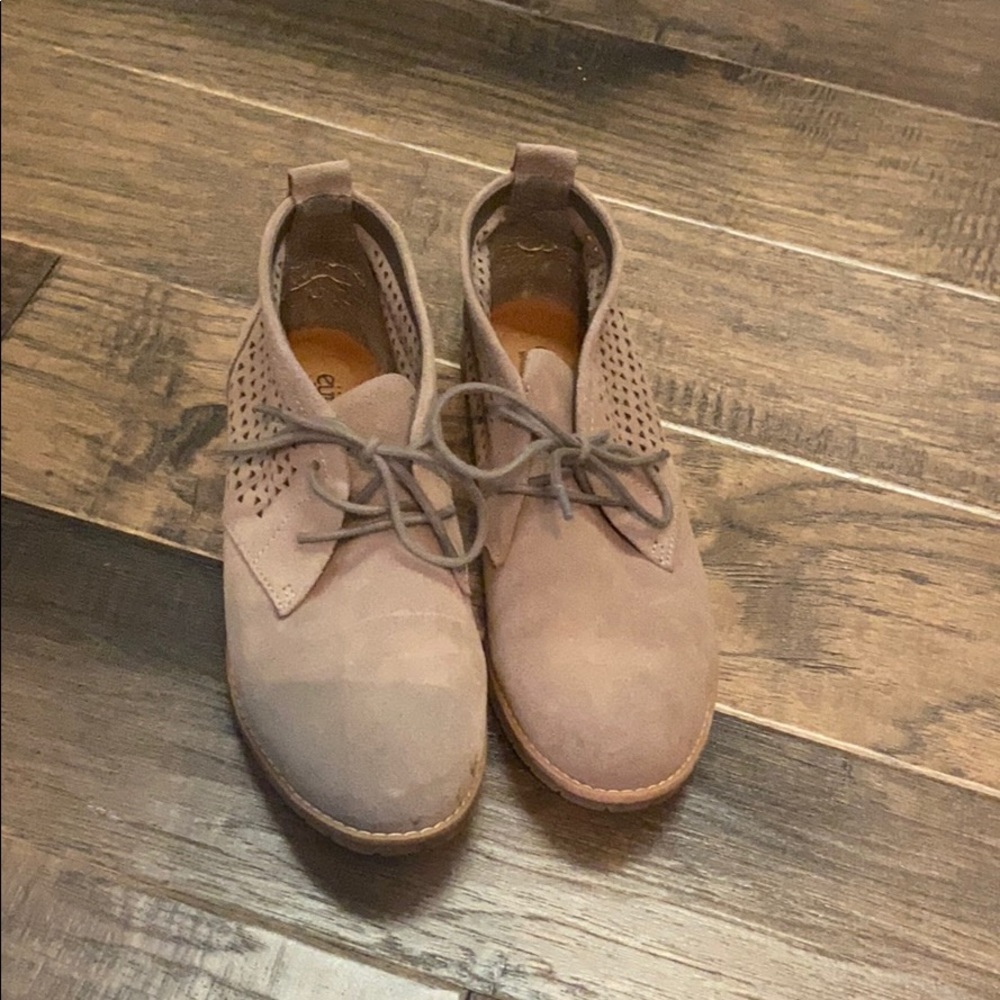 Eurosoft suede shoes- size 6